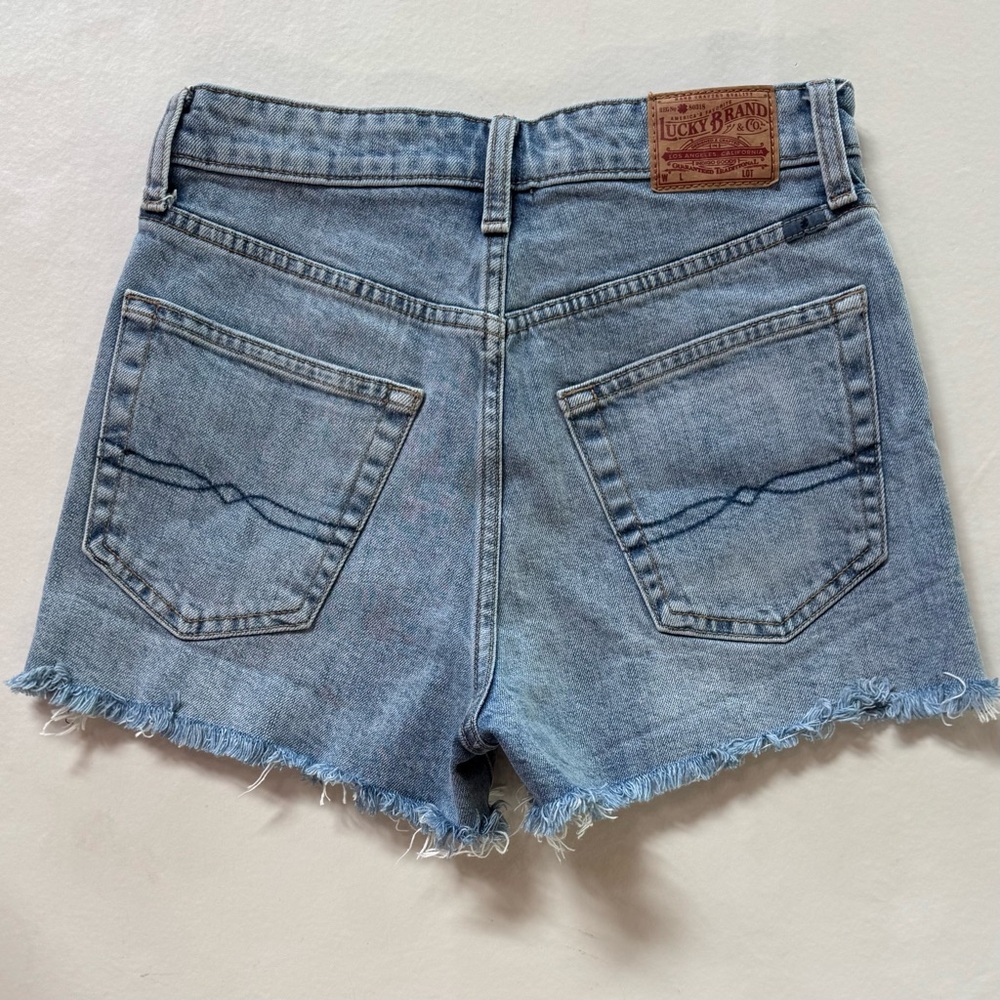 NWOT LUCKY BRAND “Lucky Pins” Denim Pom-Pom High-Rise Shorts (2/26) - Picture 5 of 17